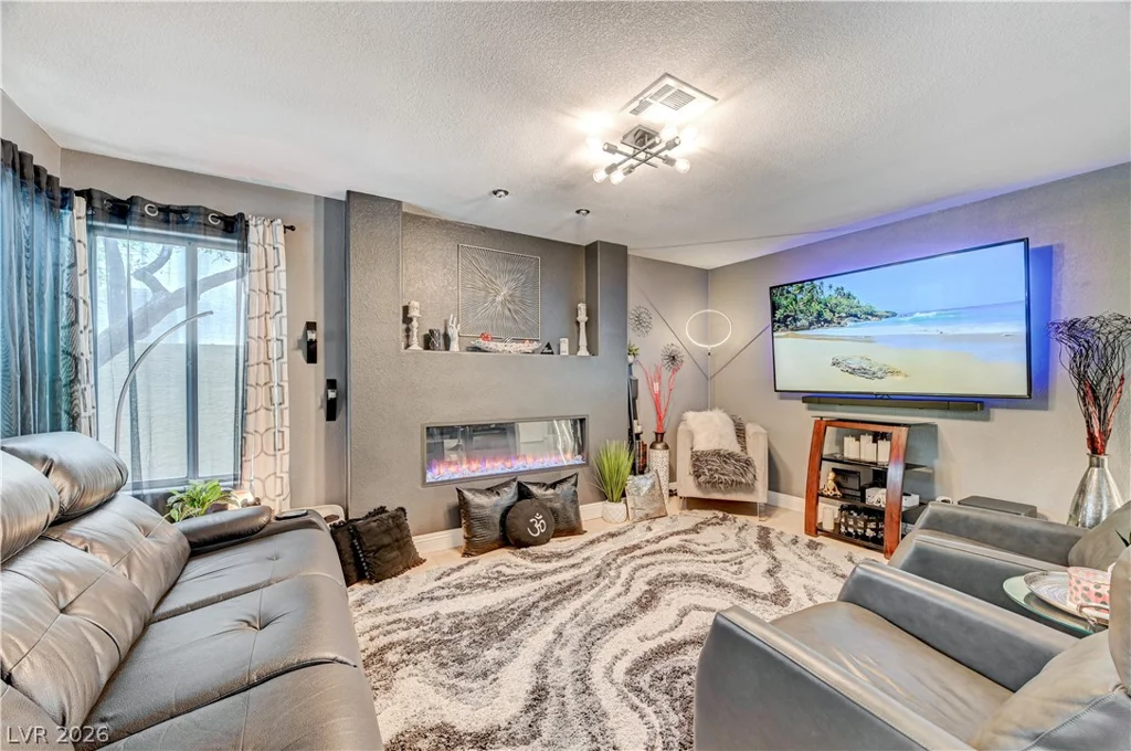 2109 Marble Gorge, Las Vegas, NV 89117