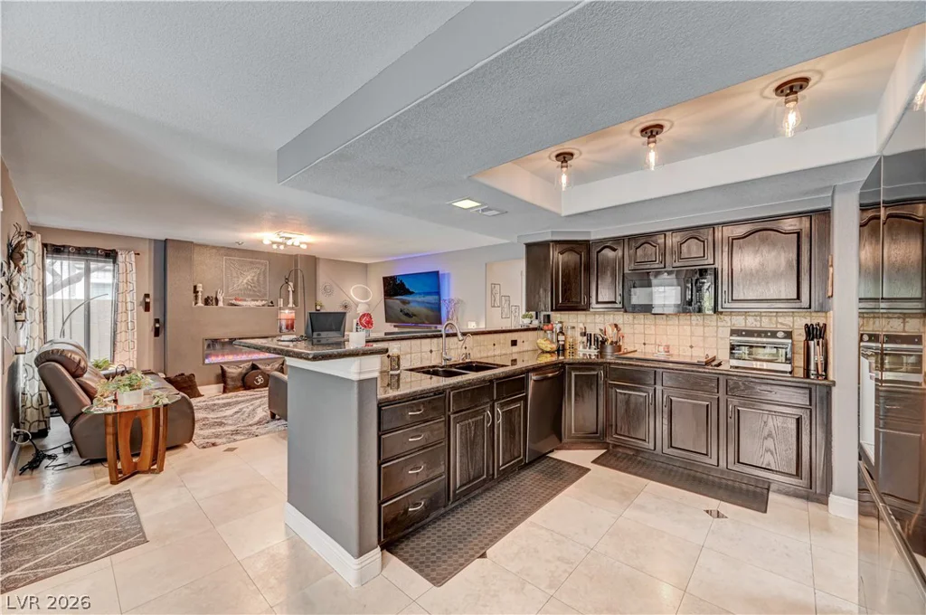 2109 Marble Gorge, Las Vegas, NV 89117
