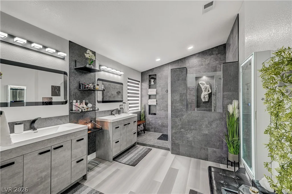 2109 Marble Gorge, Las Vegas, NV 89117