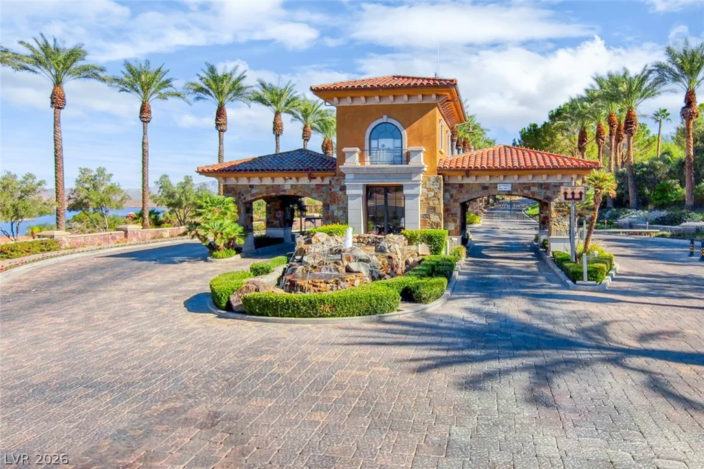 17 Via Del Garda, Henderson, NV 89011