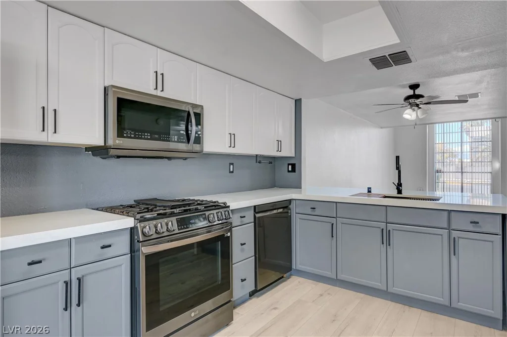 6542 Ironbark, Las Vegas, NV 89107