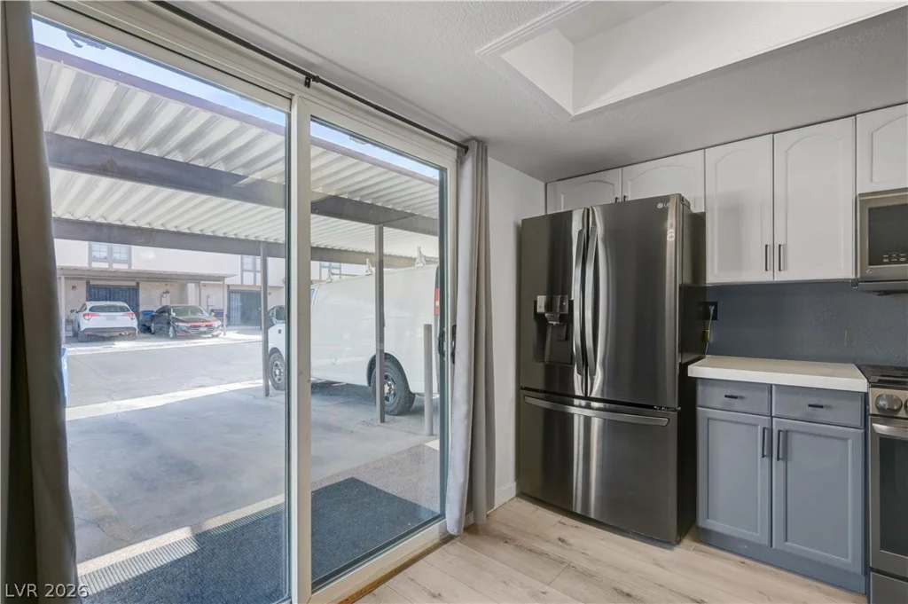 6542 Ironbark, Las Vegas, NV 89107