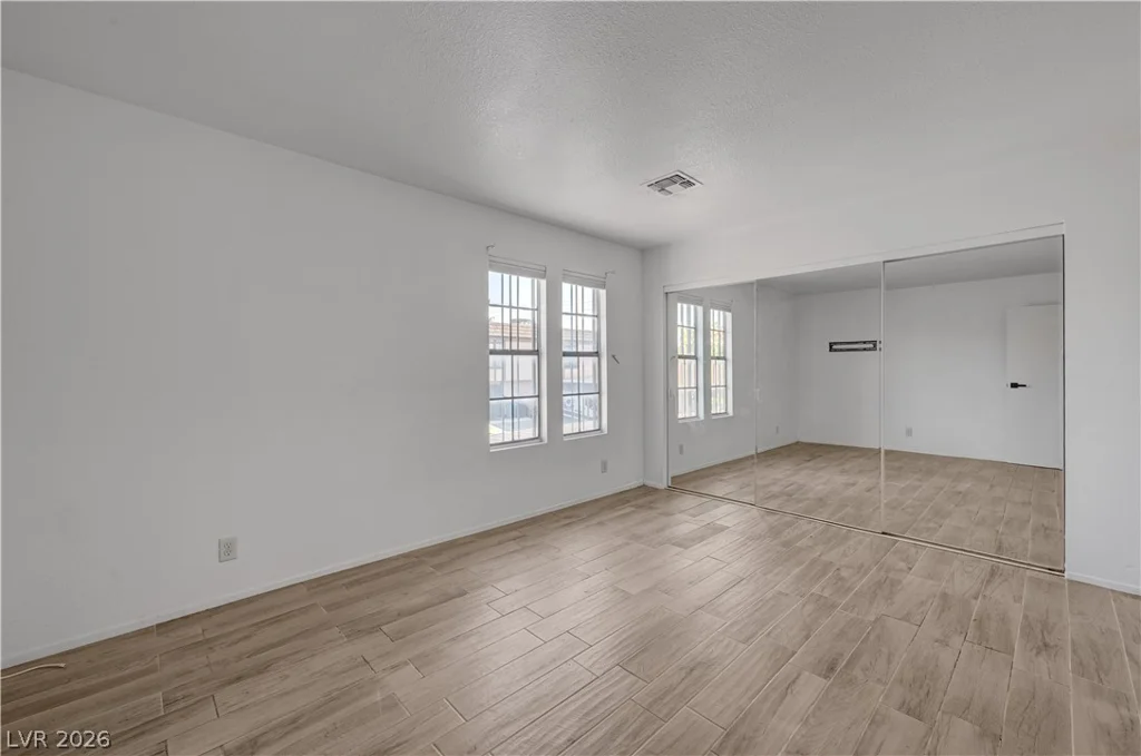 6542 Ironbark, Las Vegas, NV 89107