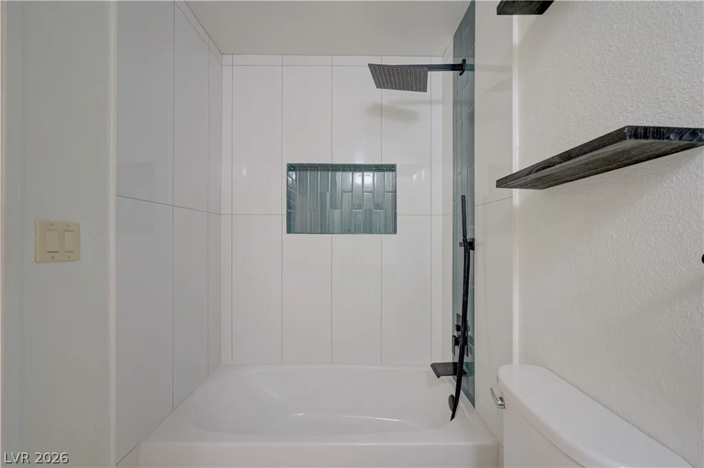 6542 Ironbark, Las Vegas, NV 89107
