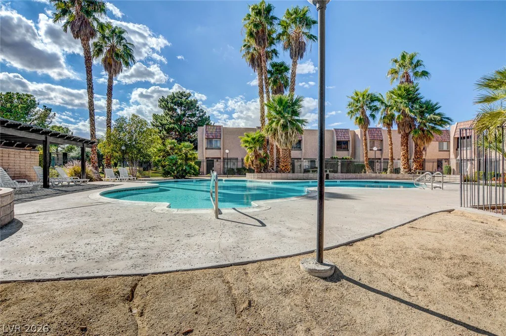 6542 Ironbark, Las Vegas, NV 89107