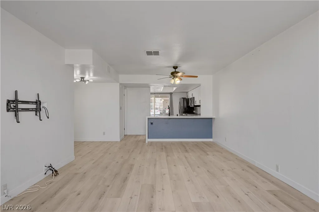 6542 Ironbark, Las Vegas, NV 89107