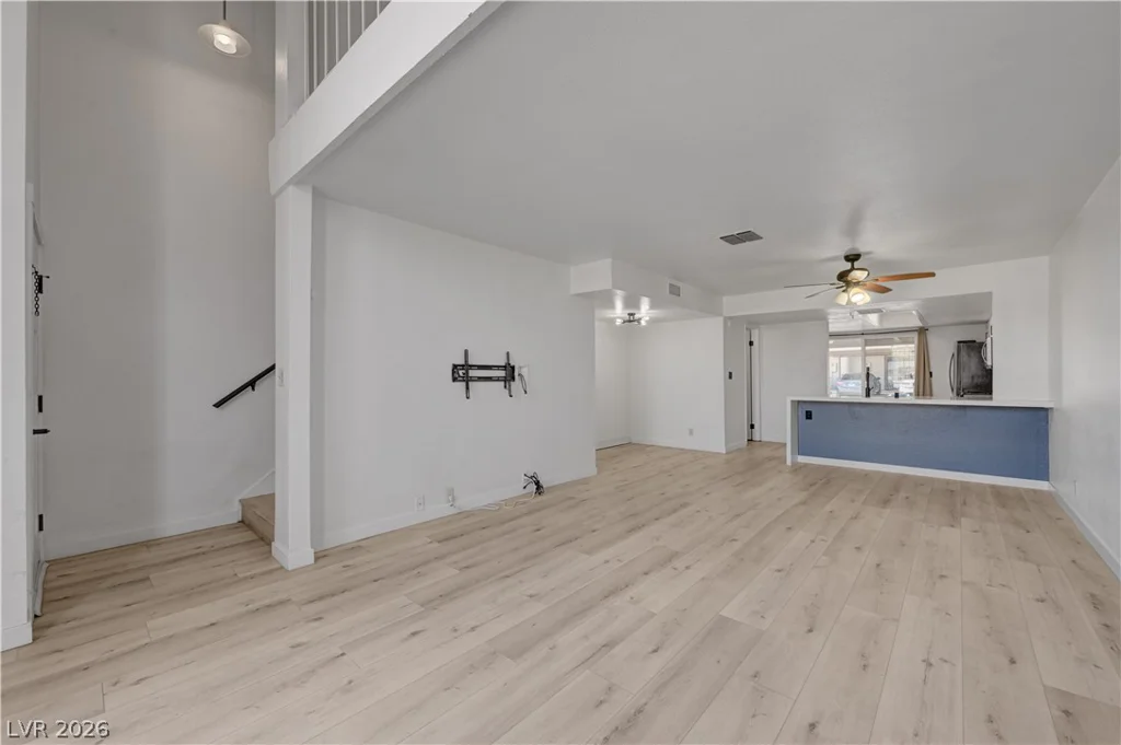 6542 Ironbark, Las Vegas, NV 89107