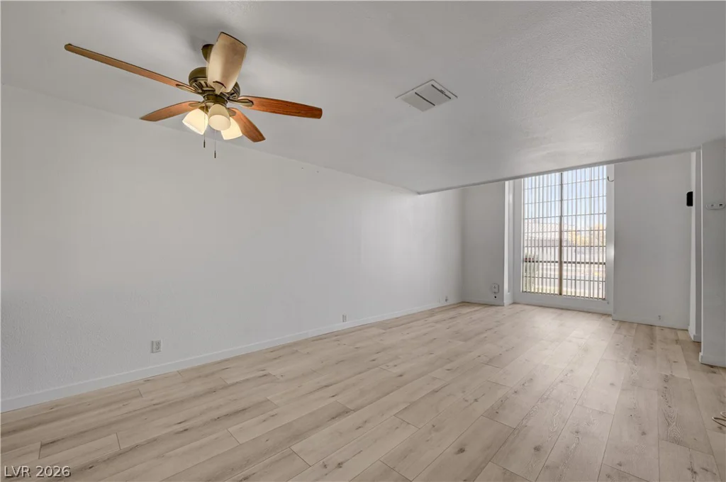 6542 Ironbark, Las Vegas, NV 89107
