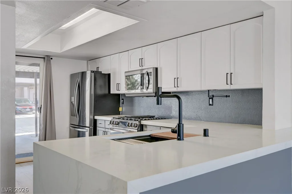 6542 Ironbark, Las Vegas, NV 89107