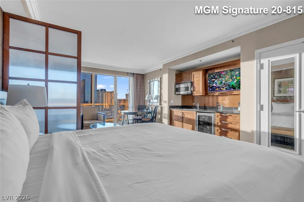 125 Harmon, Las Vegas, NV 89109