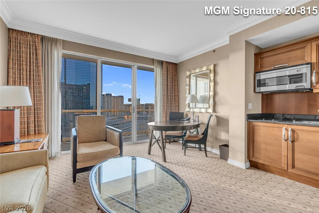 125 Harmon, Las Vegas, NV 89109