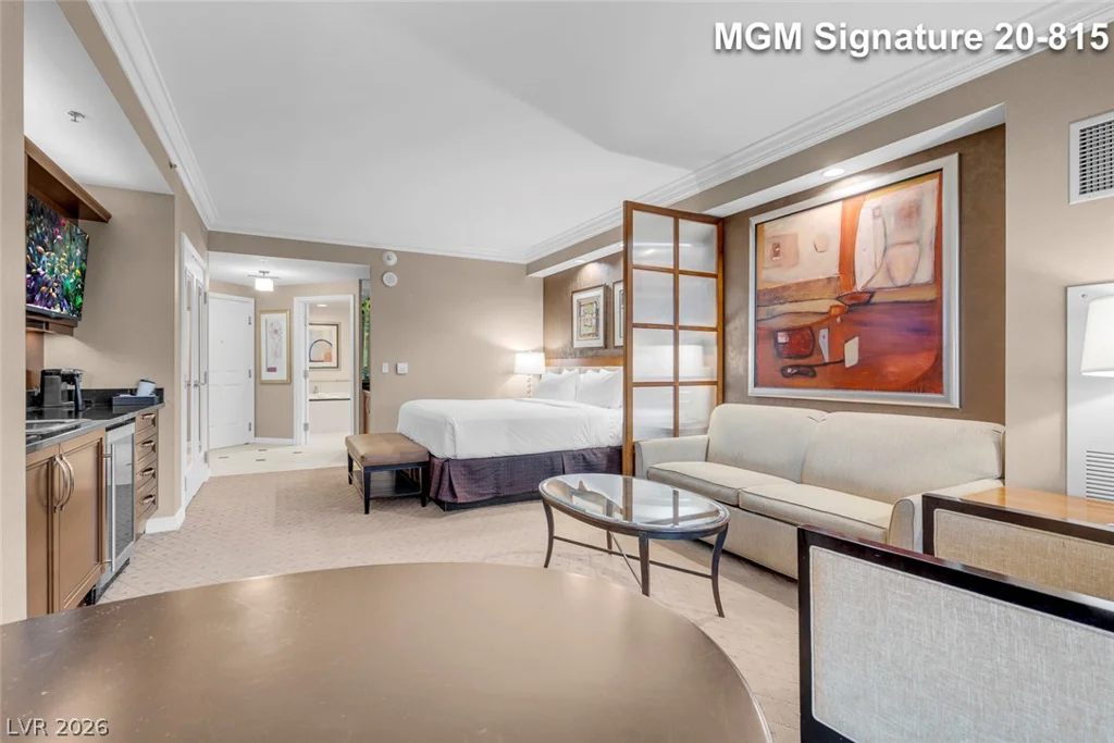 125 Harmon, Las Vegas, NV 89109