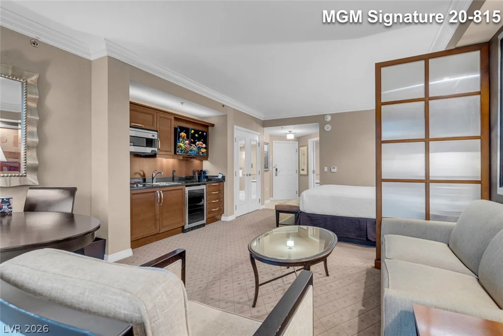 125 Harmon, Las Vegas, NV 89109
