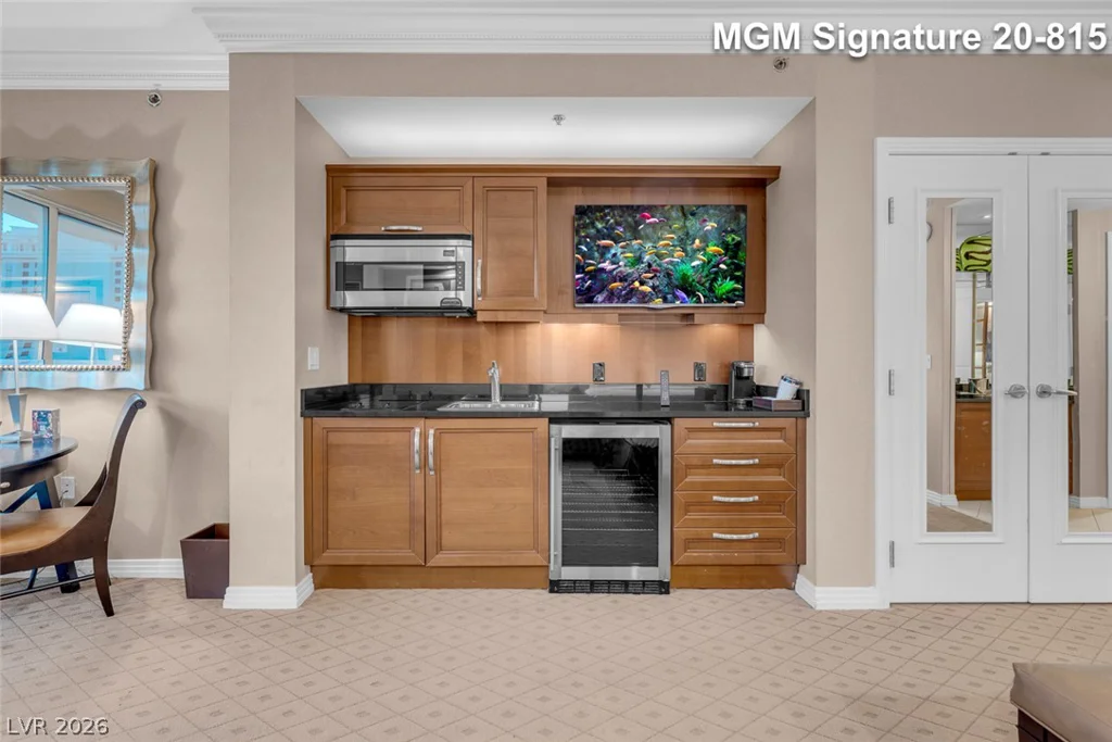 125 Harmon, Las Vegas, NV 89109