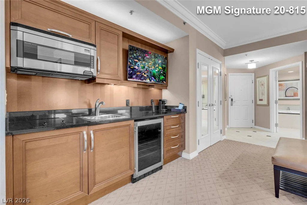 125 Harmon, Las Vegas, NV 89109