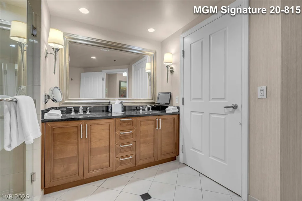 125 Harmon, Las Vegas, NV 89109