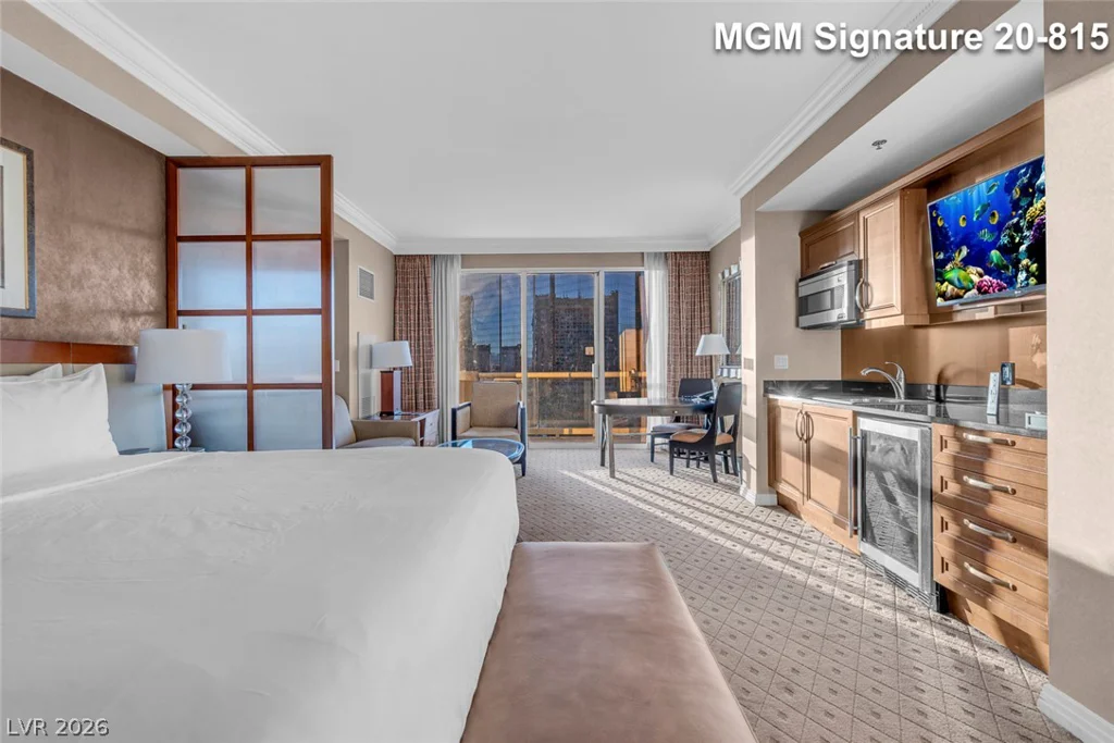 125 Harmon, Las Vegas, NV 89109
