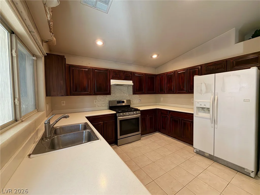 6113 Alderley, North Las Vegas, NV 89081