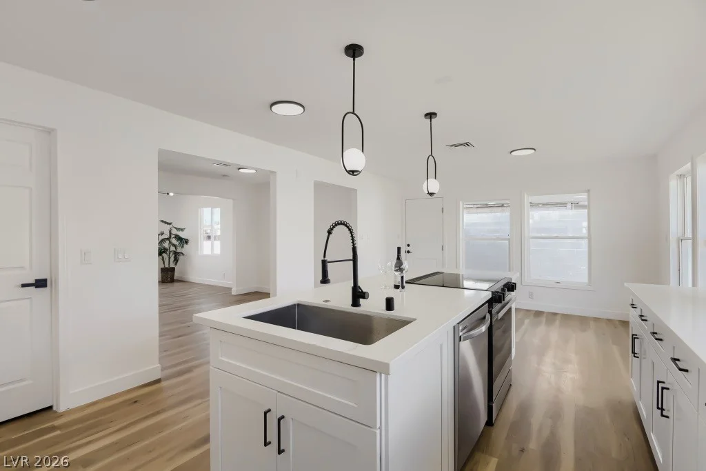 123 Elm, Henderson, NV 89015