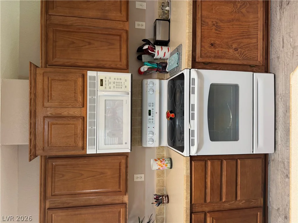 820 Montecito, Pahrump, NV 89048