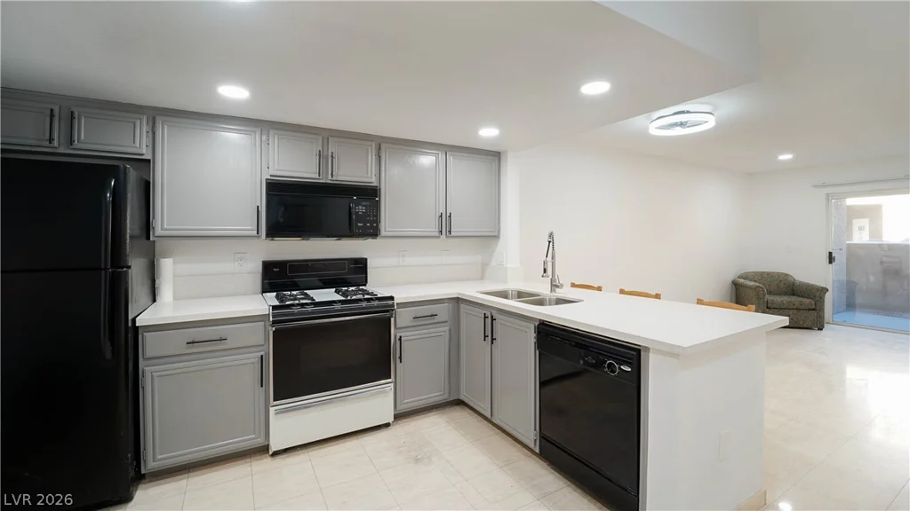 8070 Russell, Las Vegas, NV 89113
