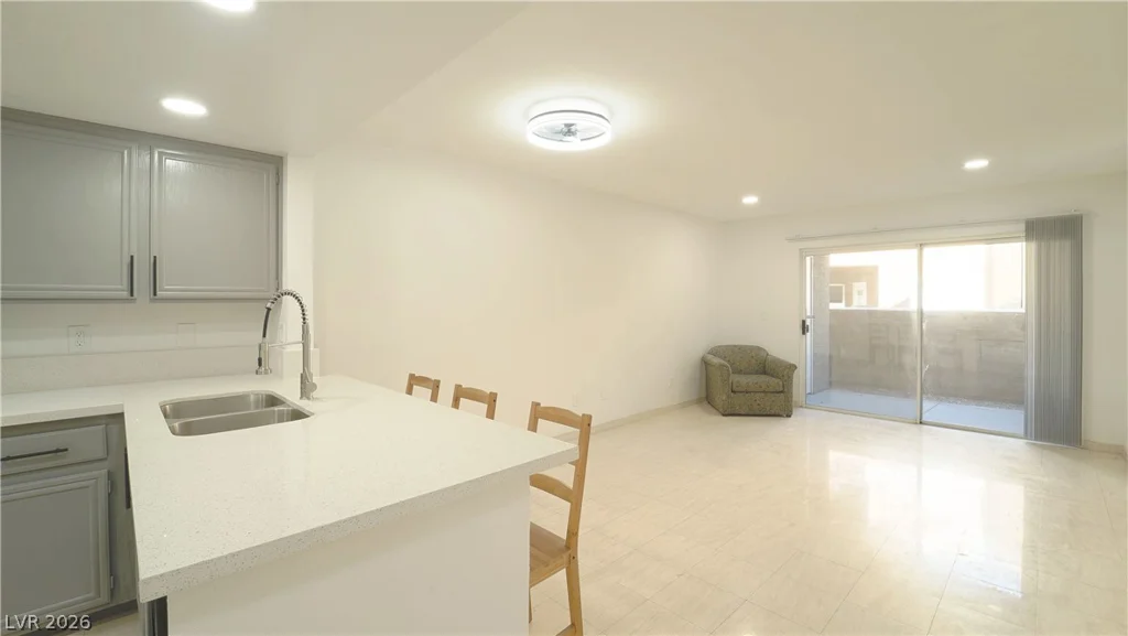 8070 Russell, Las Vegas, NV 89113