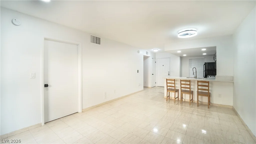 8070 Russell, Las Vegas, NV 89113