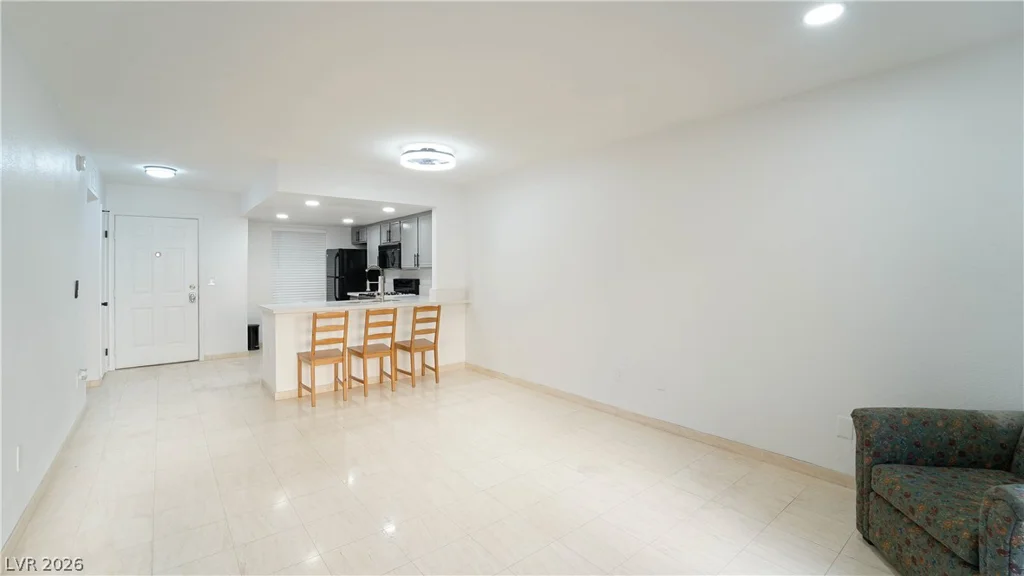 8070 Russell, Las Vegas, NV 89113
