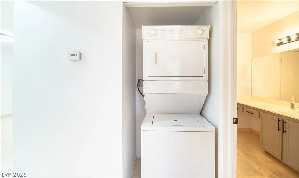 8070 Russell, Las Vegas, NV 89113