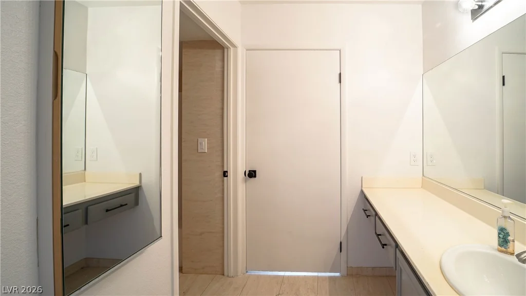 8070 Russell, Las Vegas, NV 89113