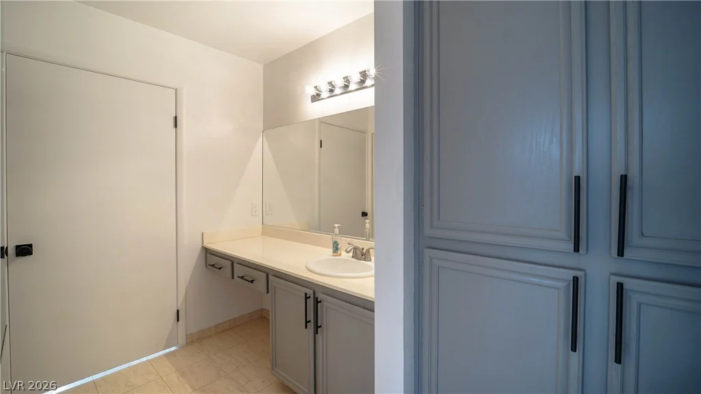 8070 Russell, Las Vegas, NV 89113