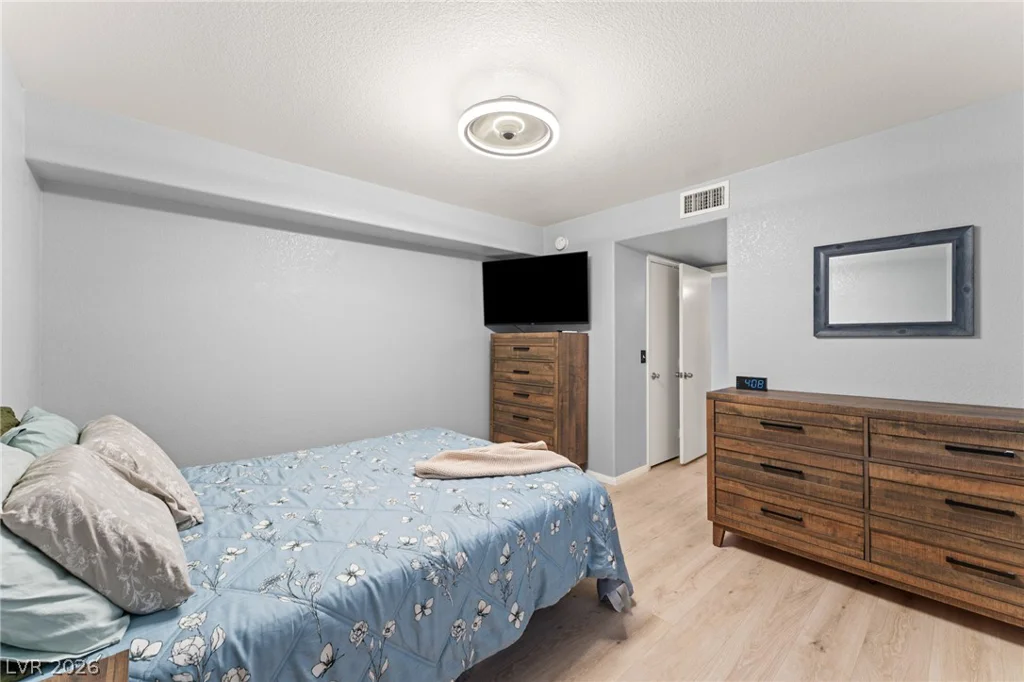 7567 Glowing Ember, Las Vegas, NV 89130