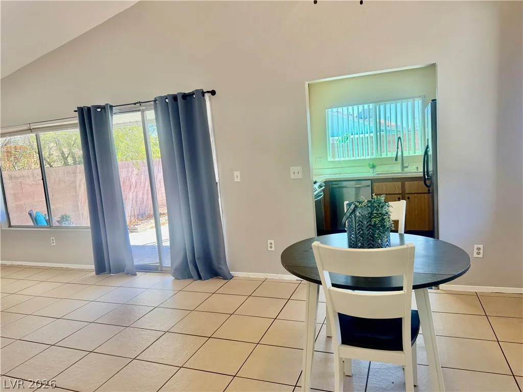 7281 Girard, Las Vegas, NV 89147