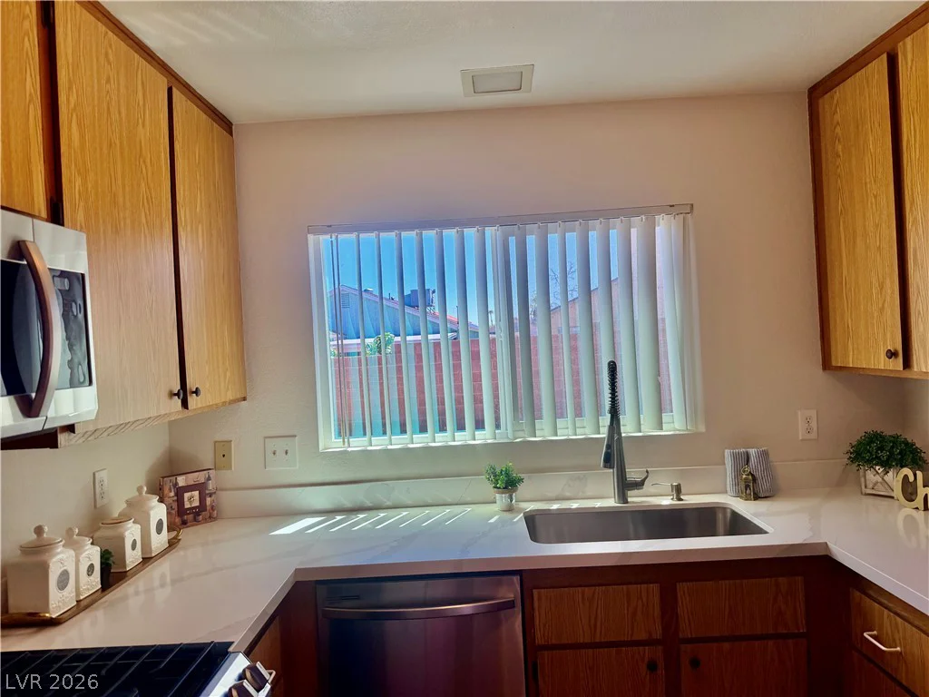 7281 Girard, Las Vegas, NV 89147