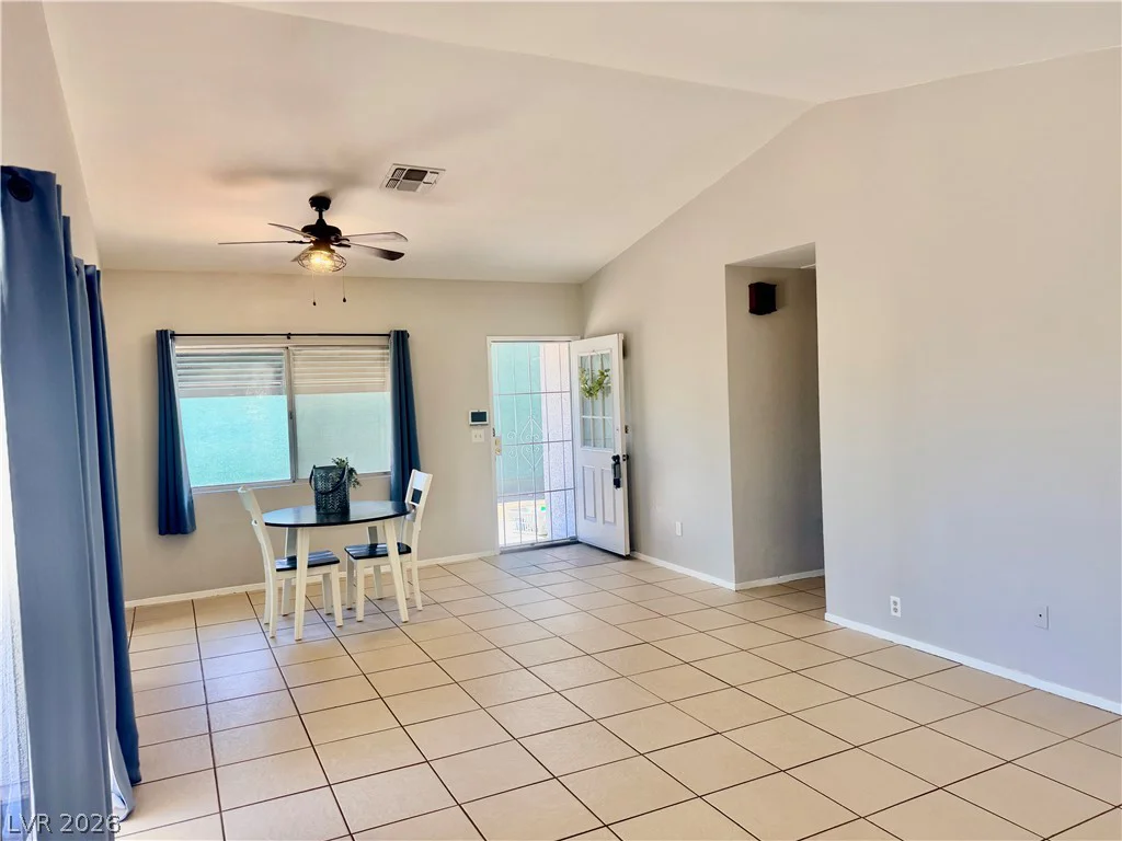7281 Girard, Las Vegas, NV 89147