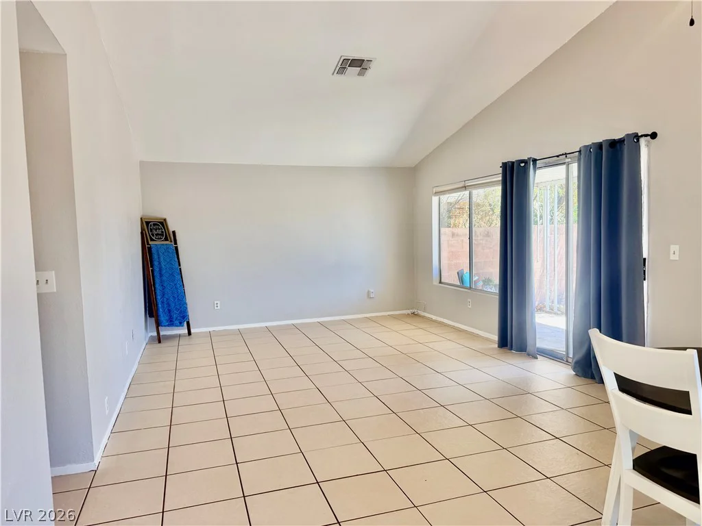 7281 Girard, Las Vegas, NV 89147