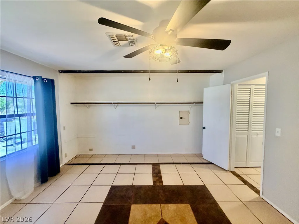 7281 Girard, Las Vegas, NV 89147