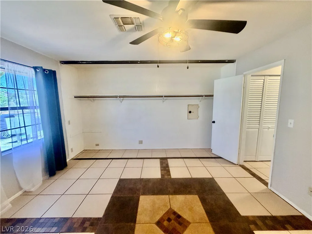 7281 Girard, Las Vegas, NV 89147