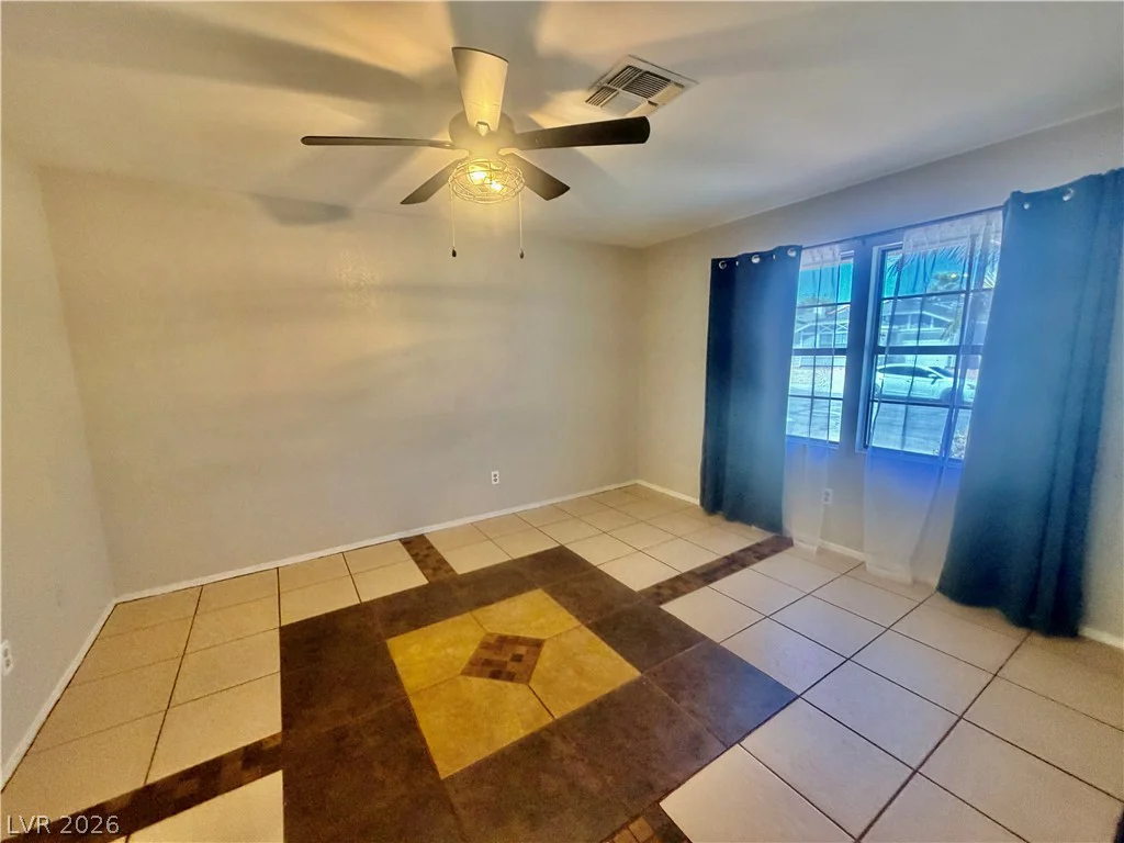 7281 Girard, Las Vegas, NV 89147