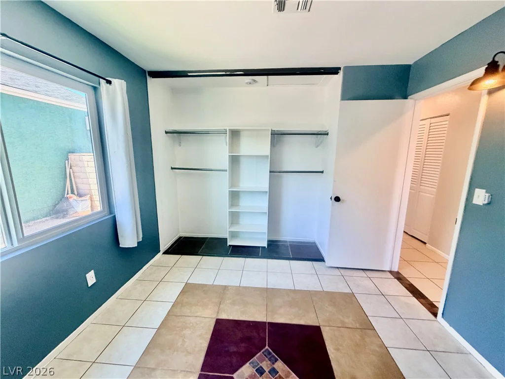 7281 Girard, Las Vegas, NV 89147