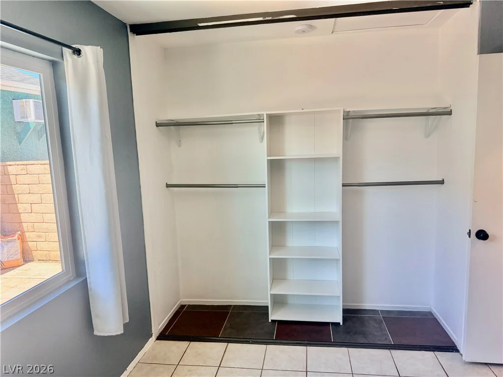 7281 Girard, Las Vegas, NV 89147