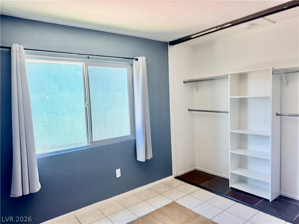 7281 Girard, Las Vegas, NV 89147