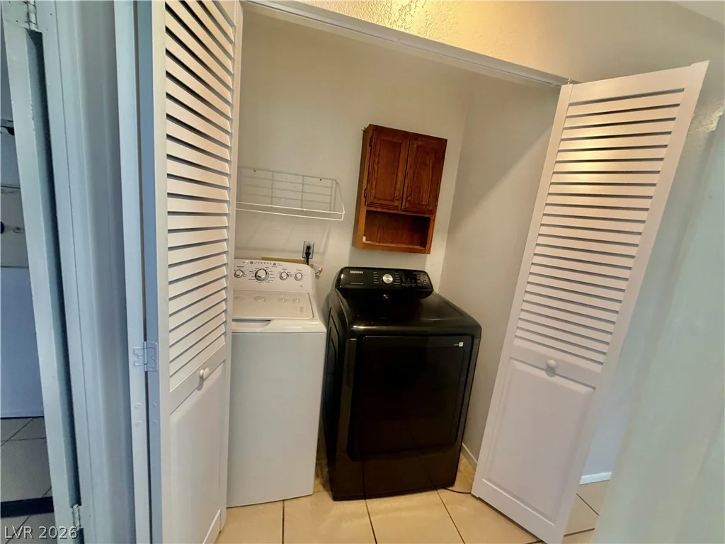 7281 Girard, Las Vegas, NV 89147