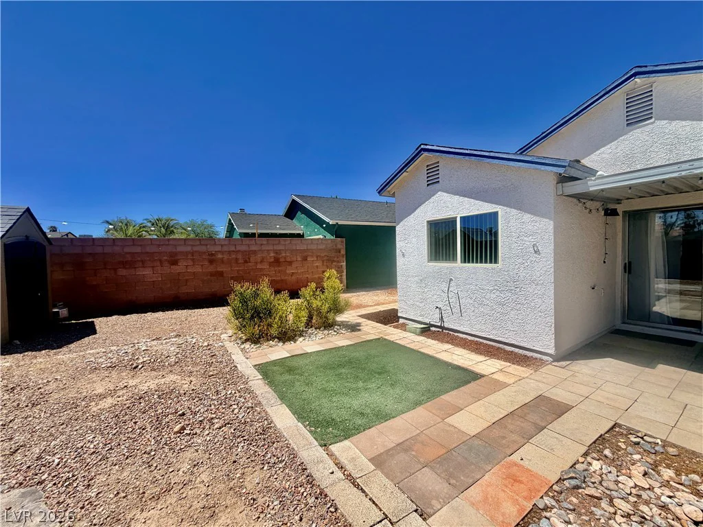 7281 Girard, Las Vegas, NV 89147