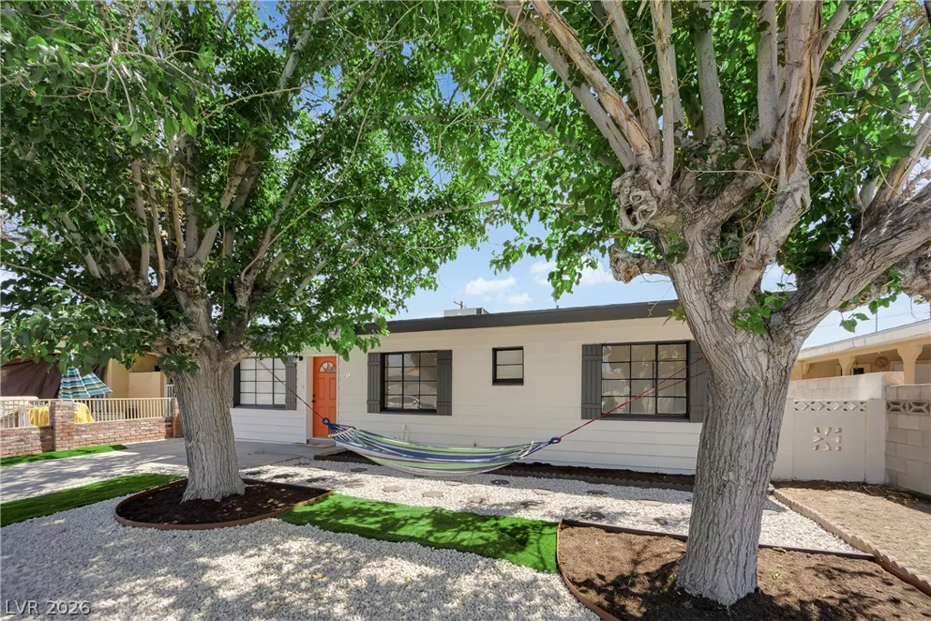 212 Minnesota, Las Vegas, NV 89107