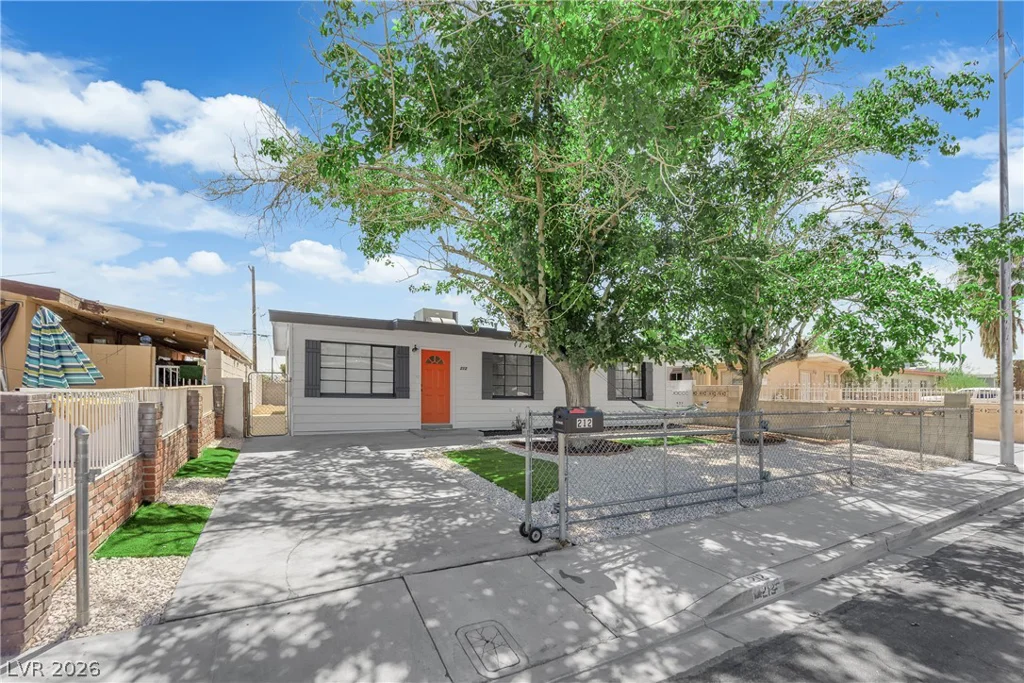 212 Minnesota, Las Vegas, NV 89107