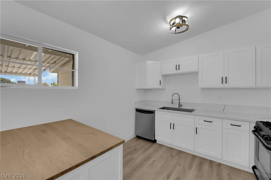 212 Minnesota, Las Vegas, NV 89107