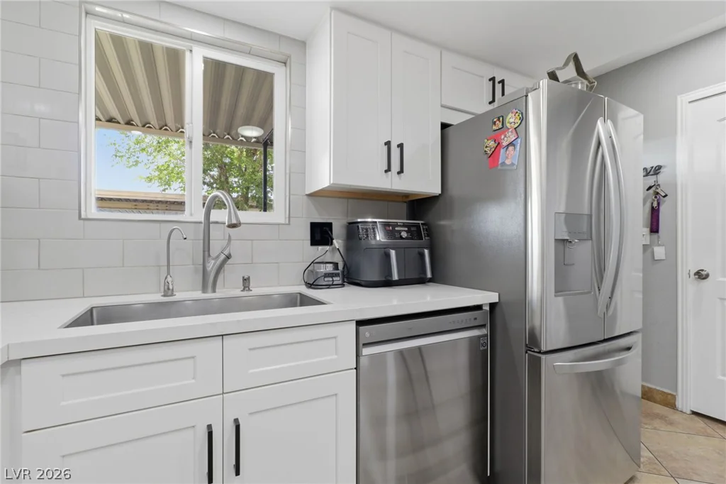 6233 Washington, Las Vegas, NV 89107