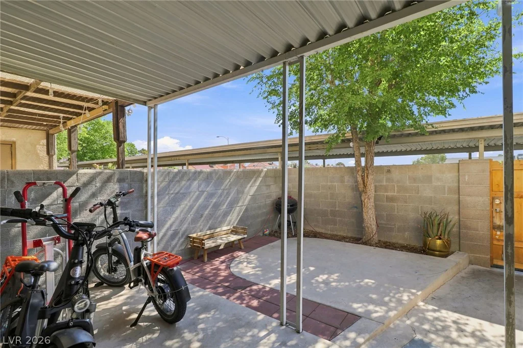 6233 Washington, Las Vegas, NV 89107