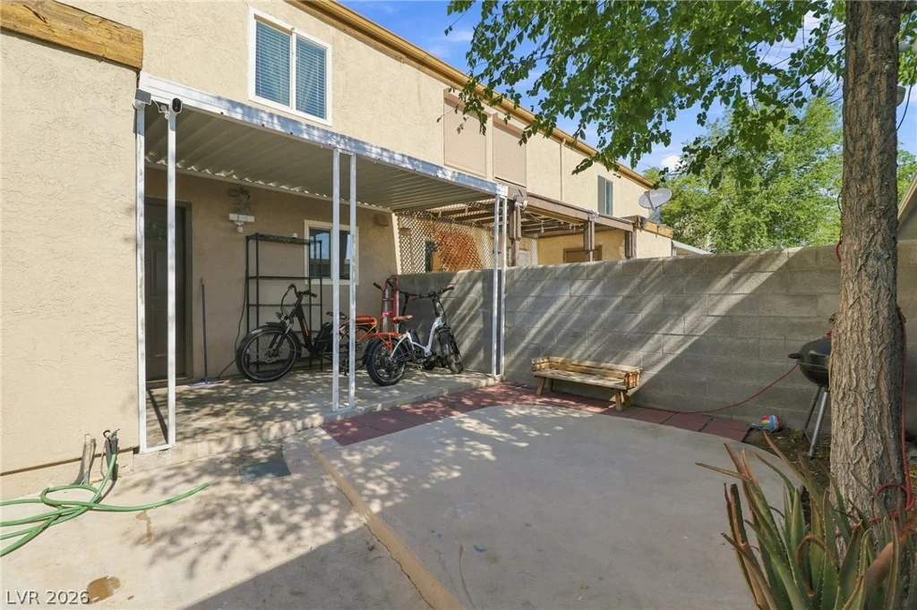 6233 Washington, Las Vegas, NV 89107